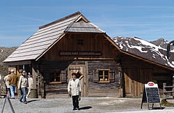 Hütte